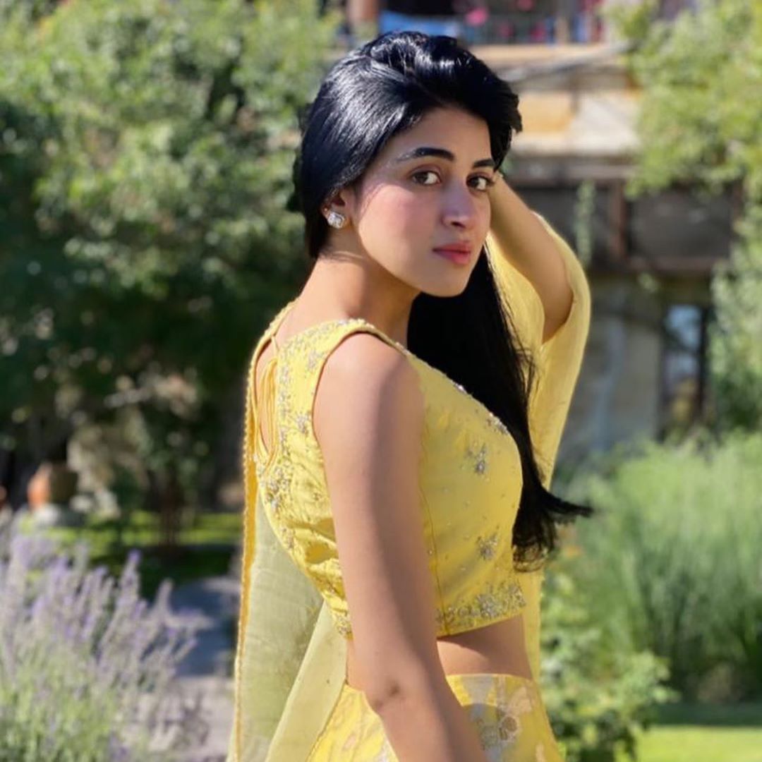 Actress Anmol Baloch is Looking Stunning in this Beautiful Yellow Dress
