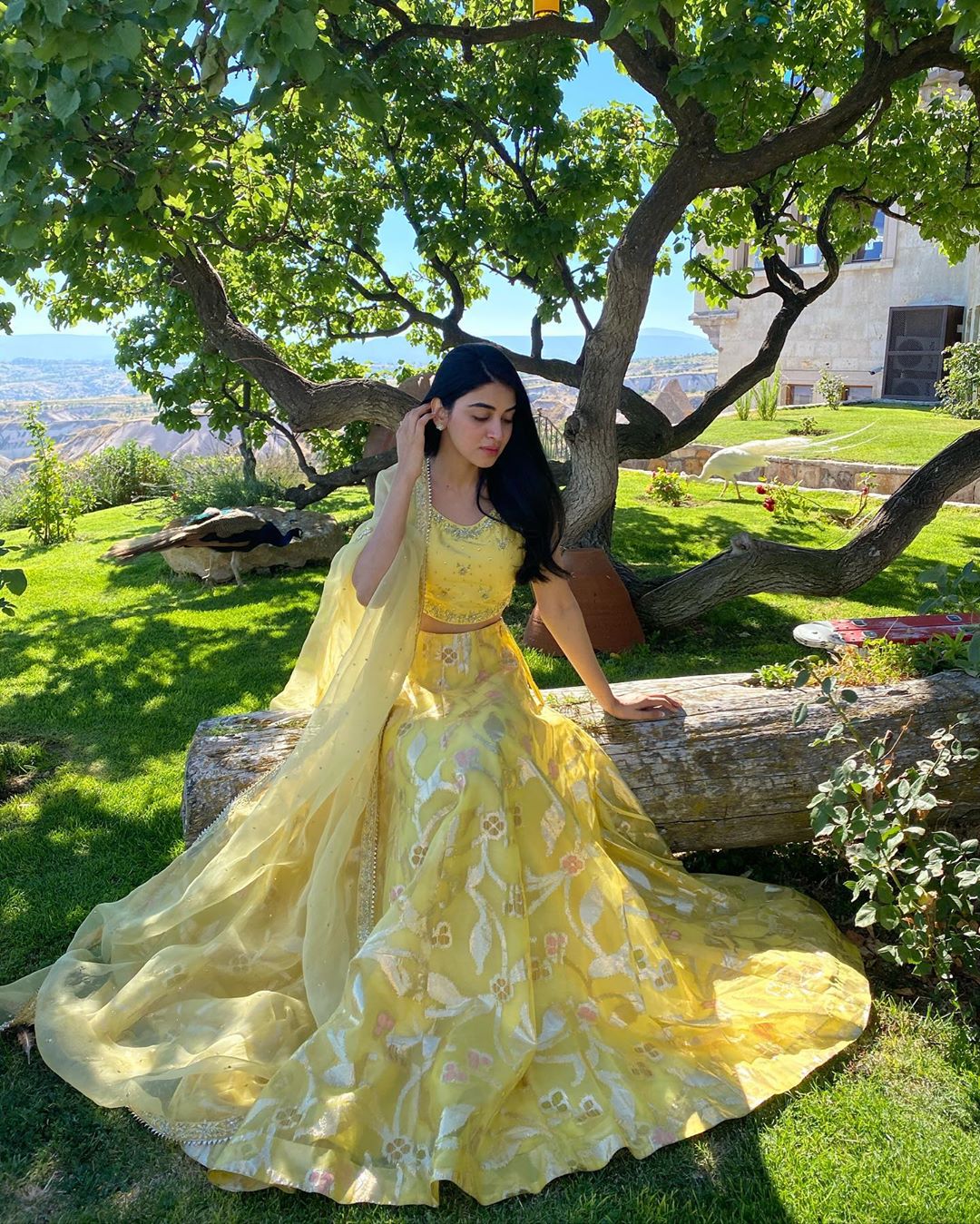 Actress Anmol Baloch is Looking Stunning in this Beautiful Yellow Dress