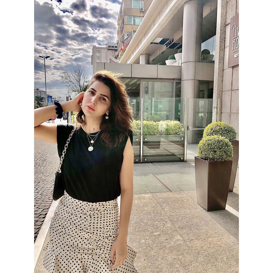 Actress Areeba Habib Beautiful Pictures from Her Trip to Turkey