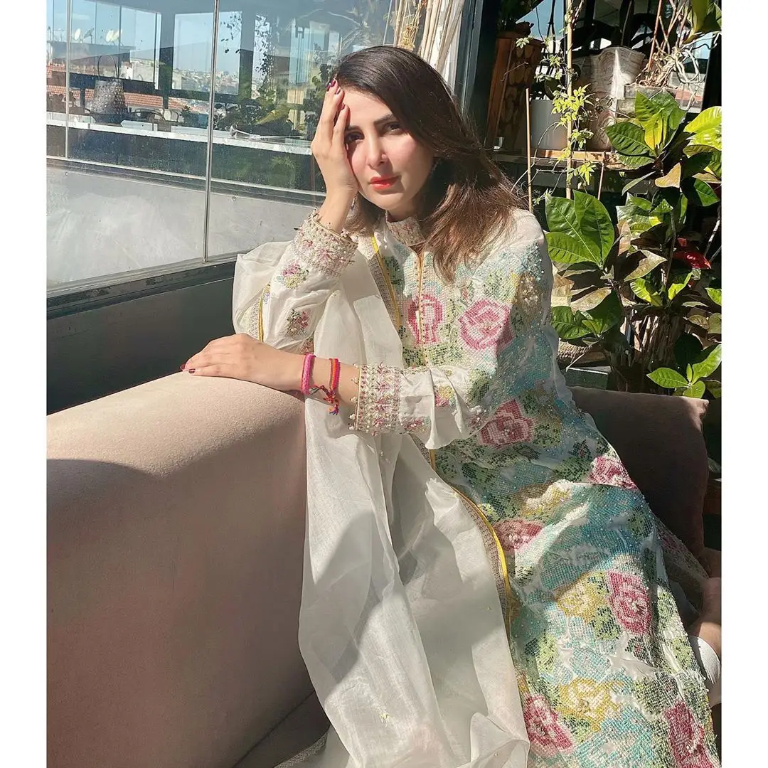 Actress Areeba Habib Beautiful Pictures from Her Trip to Turkey