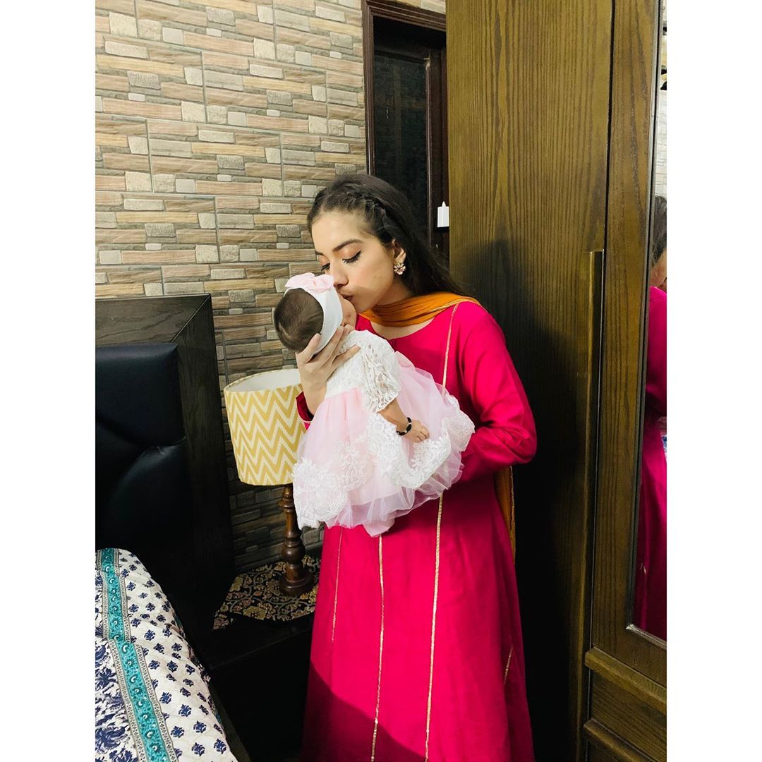 Actress Arisha Razi Khan Shared Adorable Pictures With Her New Born Niece