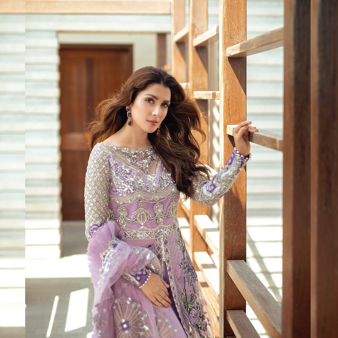 Ayeza Khan is Looking Stuning in this Beautiful Purple Outfit