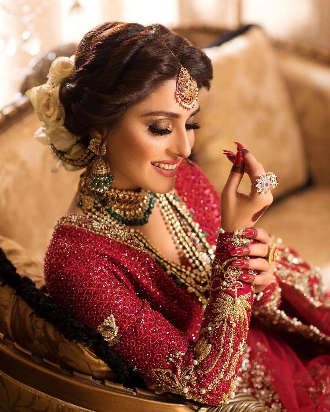 Beautiful Ayeza Khan Latest Bridal Shoot for Hifsa Khan Salon