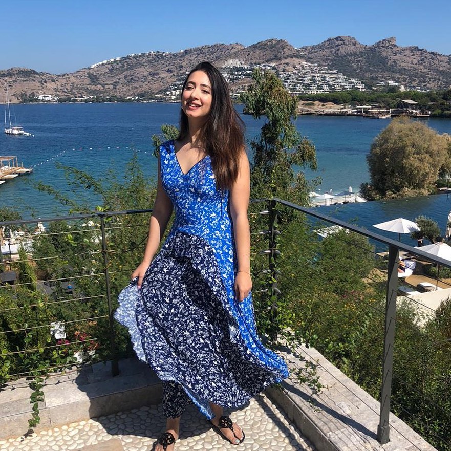 Pakistani Celebrities Enjoying Vacations in Turkey - Beautiful Pictures