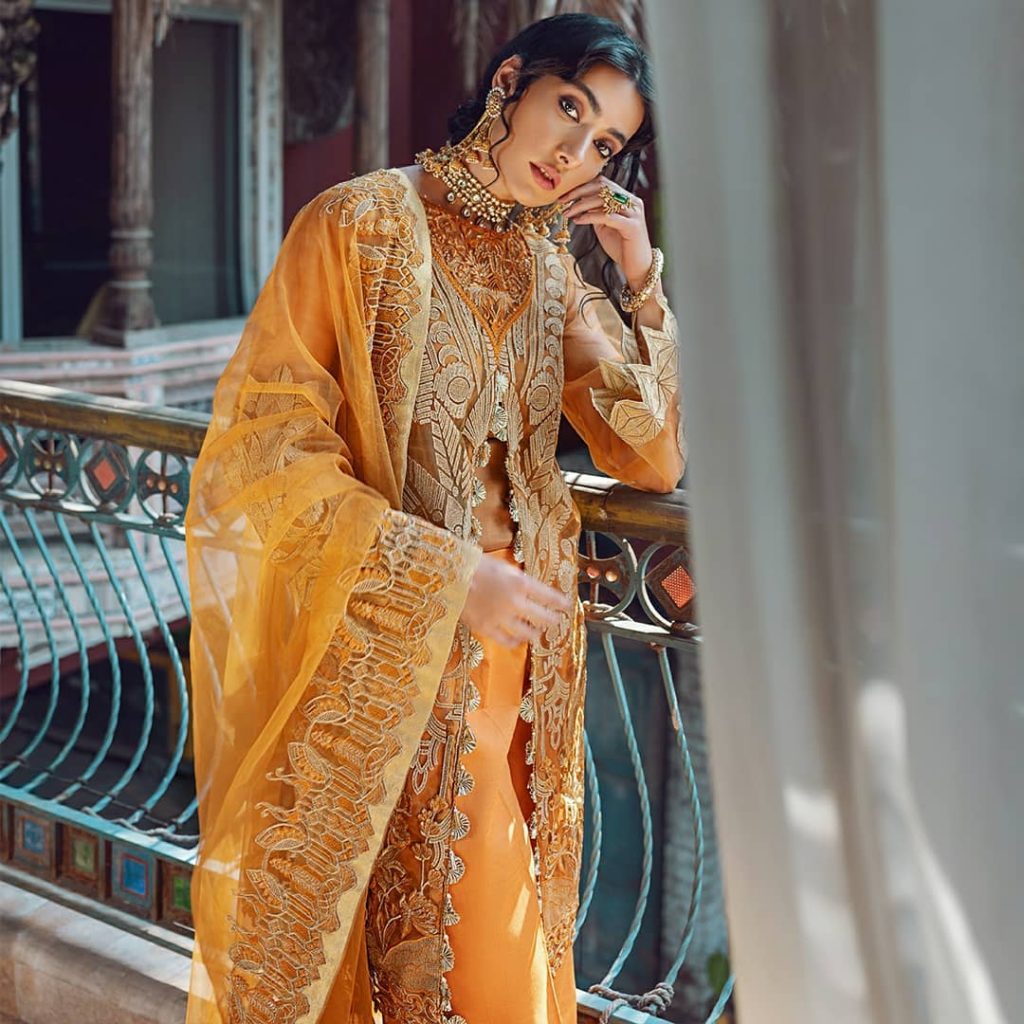 Gorgeous Eman Suleman Featured In Kinaar Festive Collection 