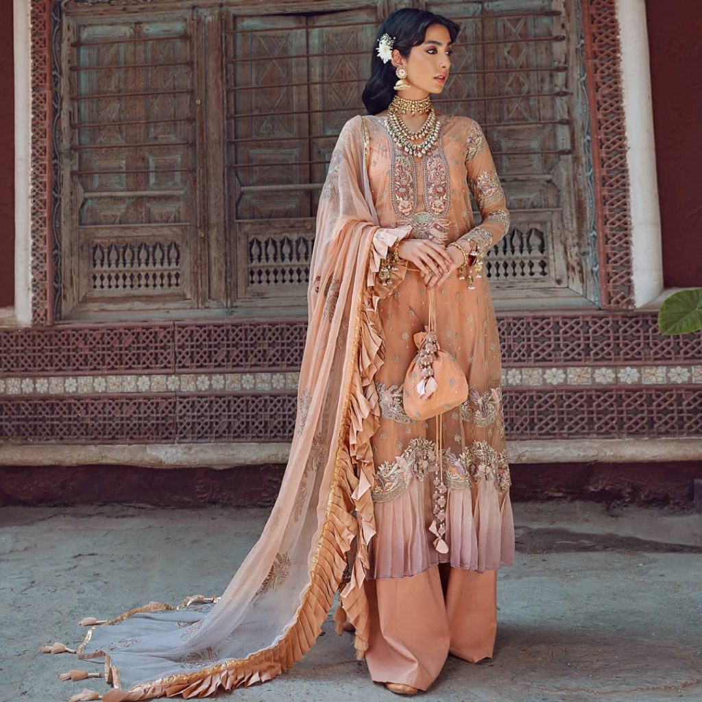 Gorgeous Eman Suleman Featured In Kinaar Festive Collection 