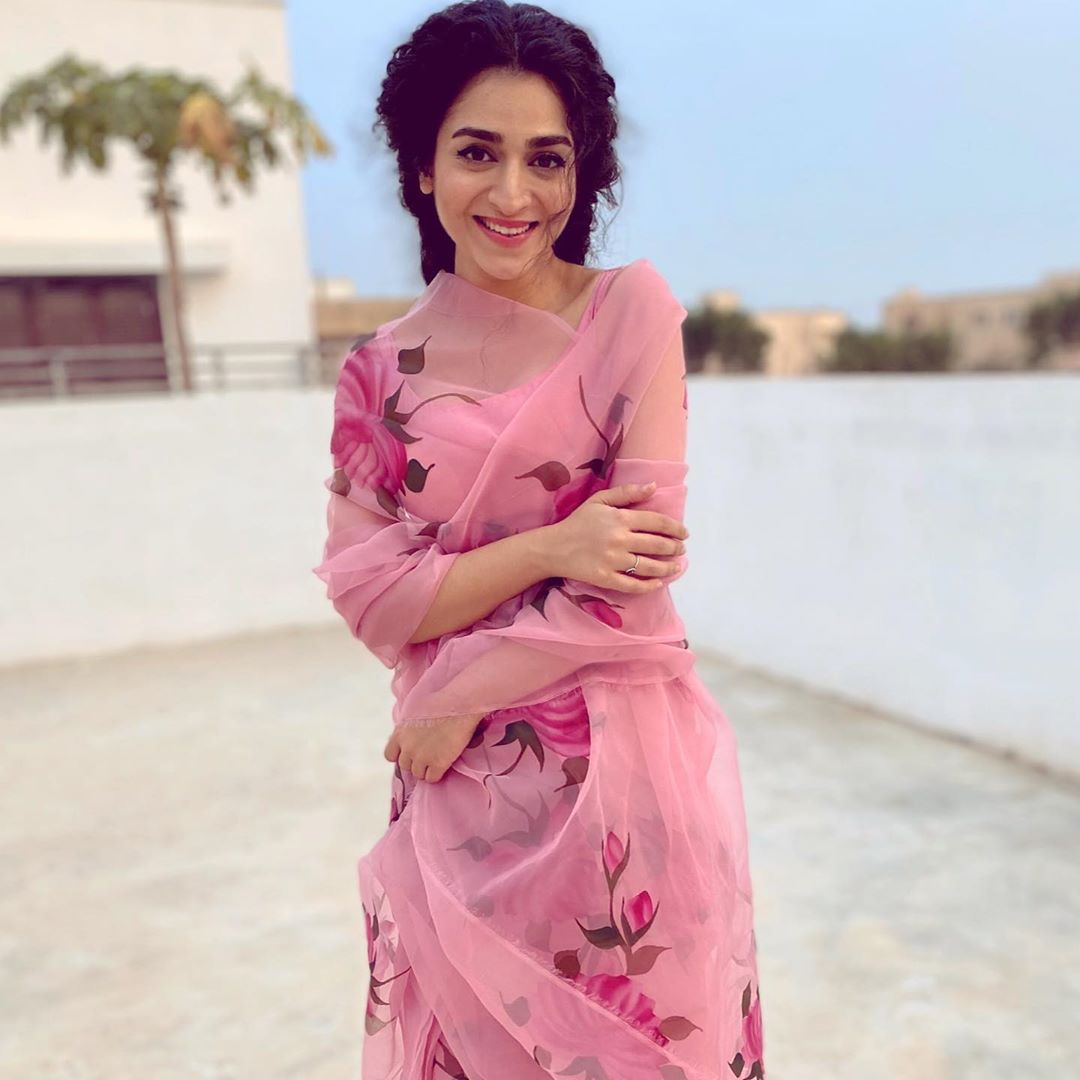 Actress Hajra Yamin Latest Beautiful Photos from her Instagram