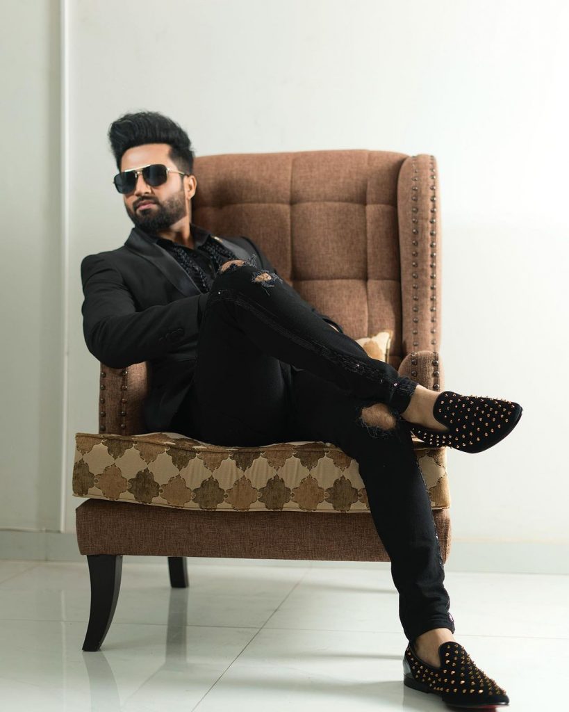 Is Falak Shabir All Set To Make His Acting Debut