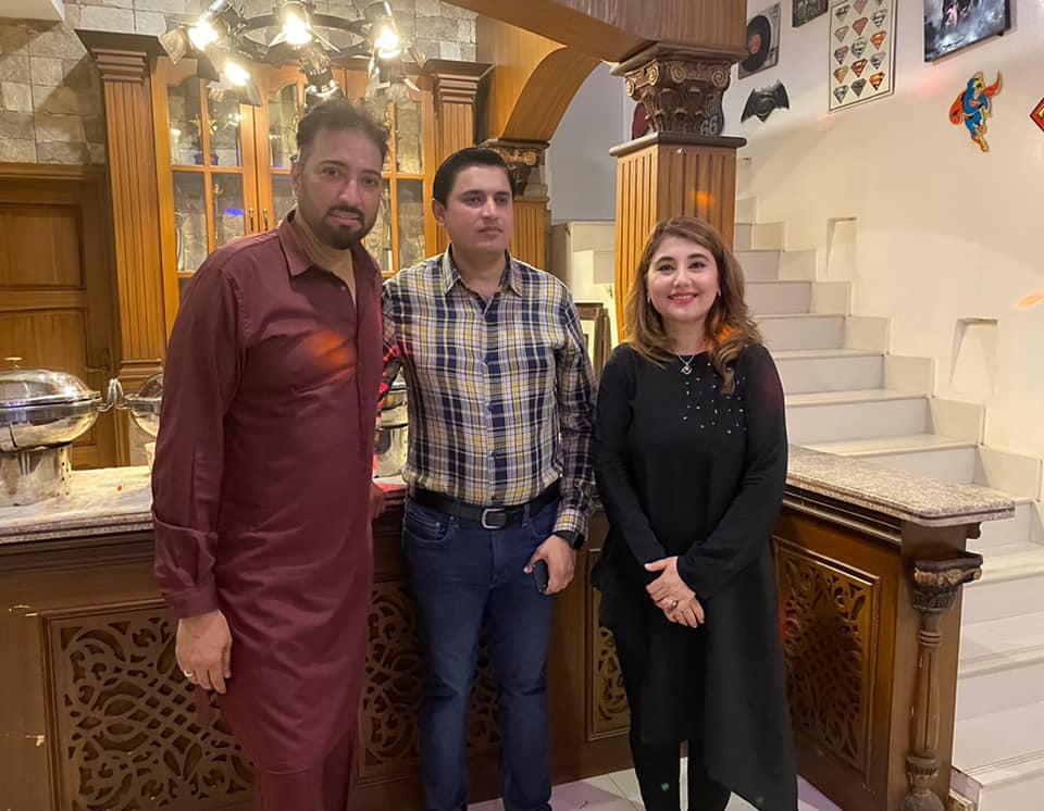 Showbiz Celebrities Spotted at Javeria Saud House for Dinner Party