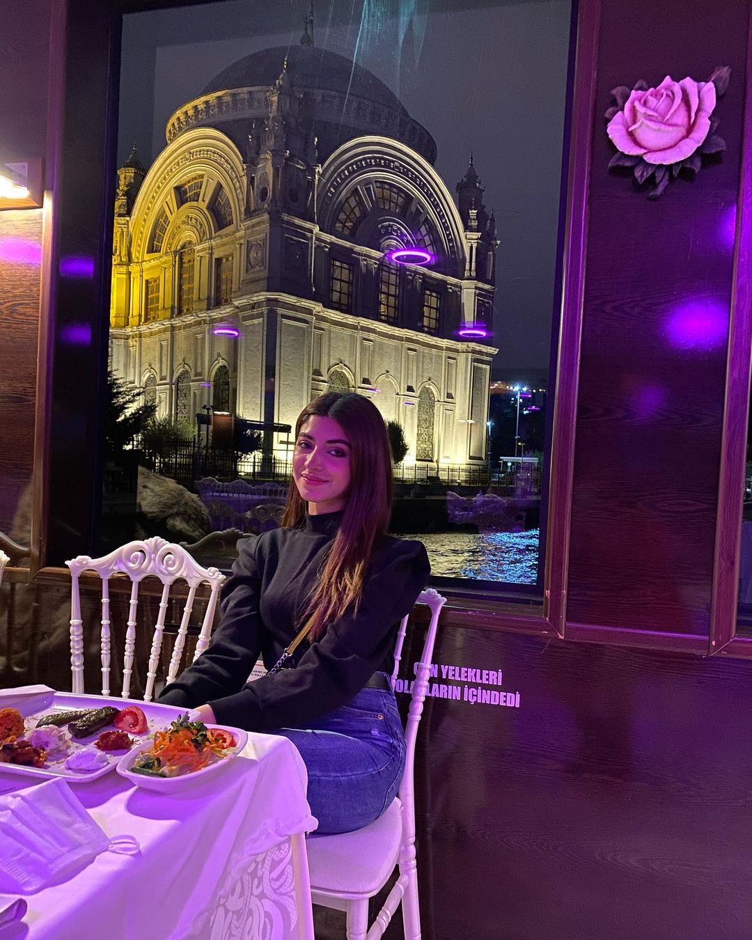 Kinza Hashmi is looking Gorgeous in Her Turkey Trip Pictures