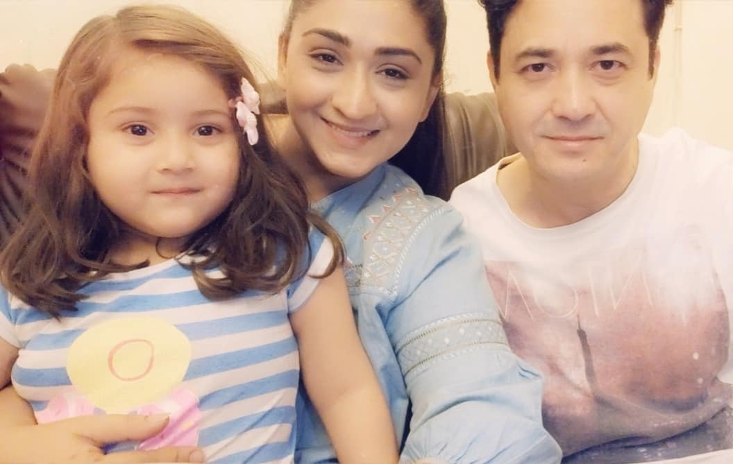 Actress Madiha Rizvi Latest Pictures with her Cute Daughters