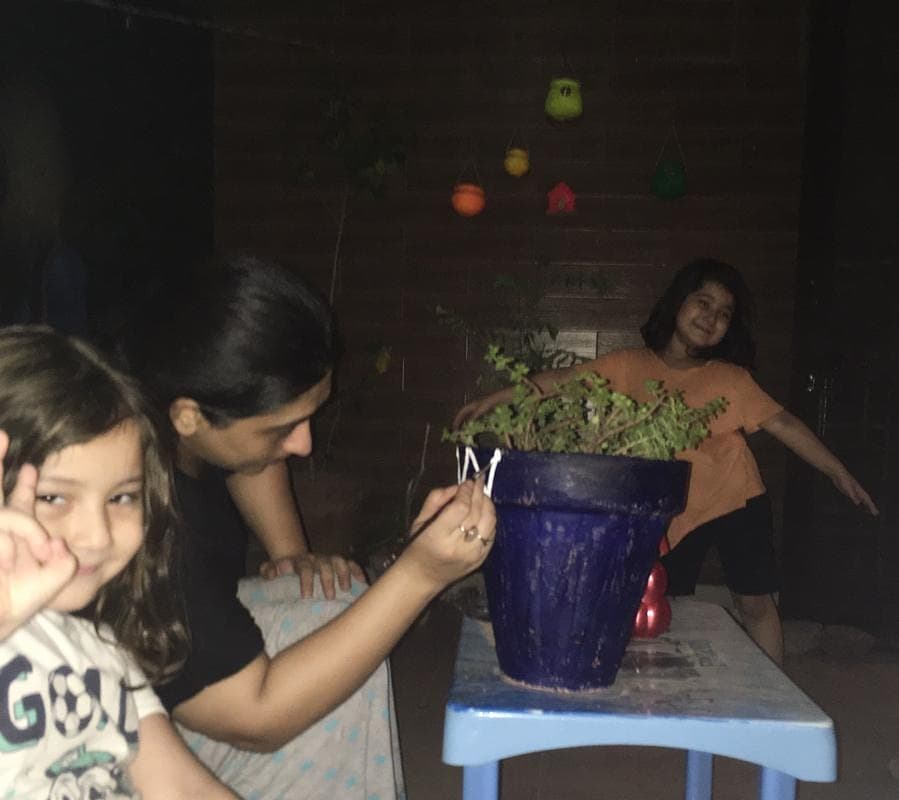 Actress Madiha Rizvi Latest Pictures with her Cute Daughters