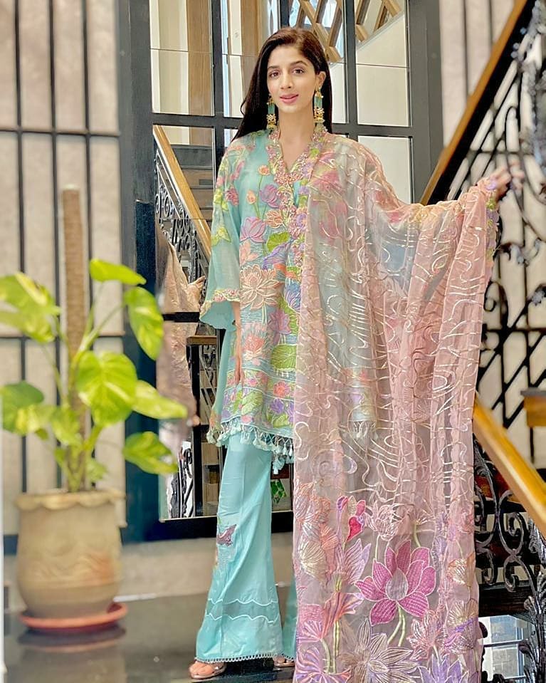 Mawra Hocane Shines In Dress By AmalTaas