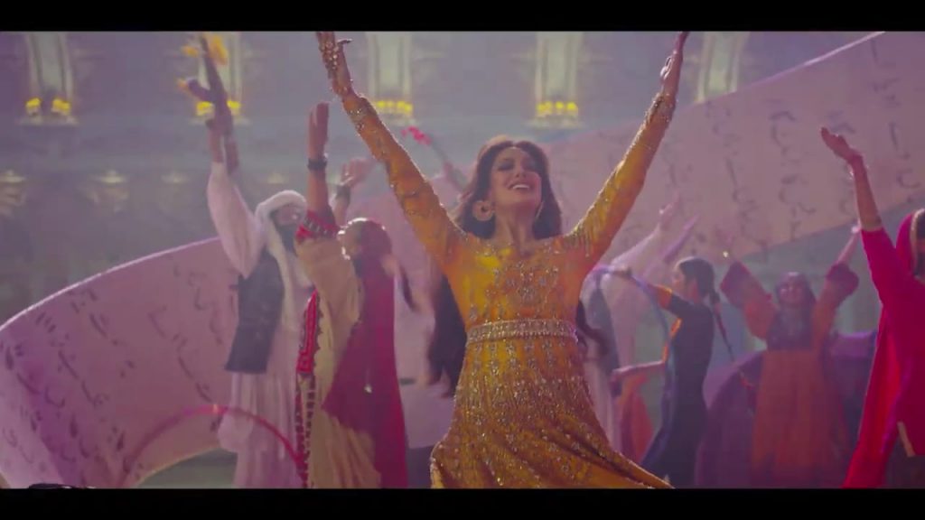 Mehwish Hayat Is Giving Major 'Desi Girl' Vibes In Latest TVC