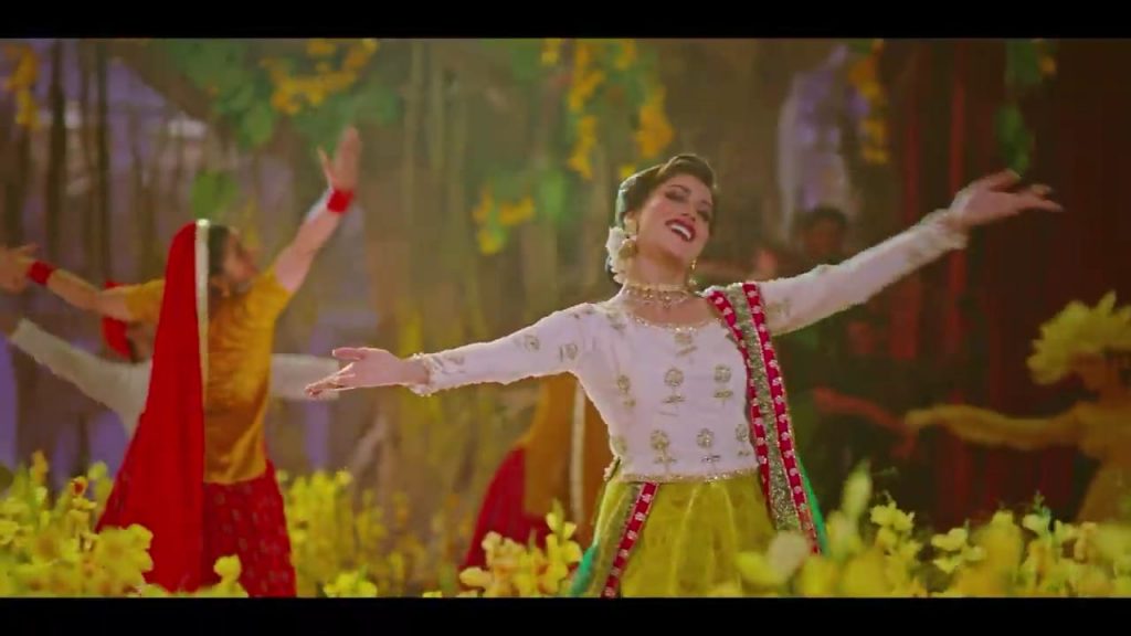 Mehwish Hayat Is Giving Major 'Desi Girl' Vibes In Latest TVC