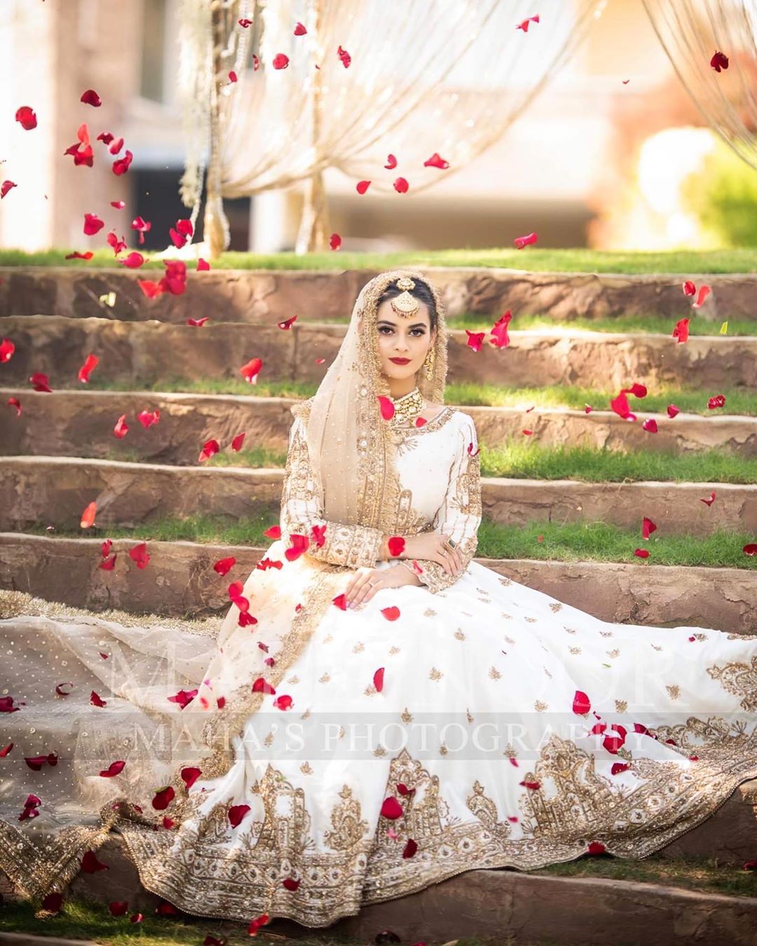 Minal Khan Looks Gorgeous In Her Latest Bridal Shoot