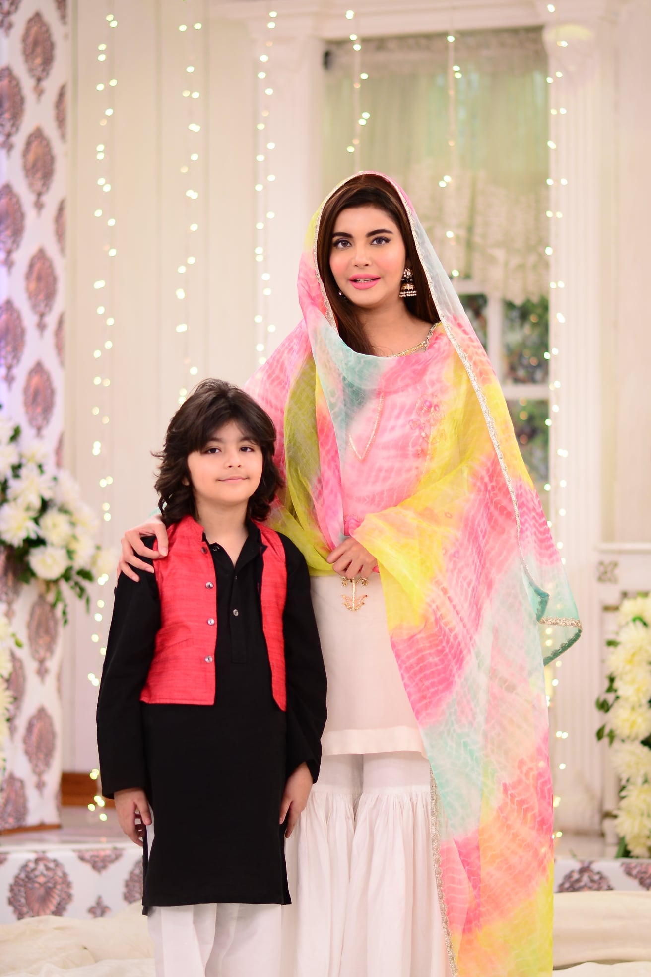 Beautiful Pictures of Nida Yasir with her Son in Good Morning Pakistan