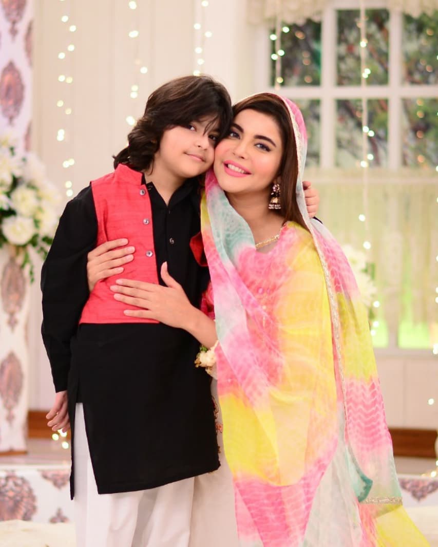 Beautiful Pictures of Nida Yasir with her Son in Good Morning Pakistan