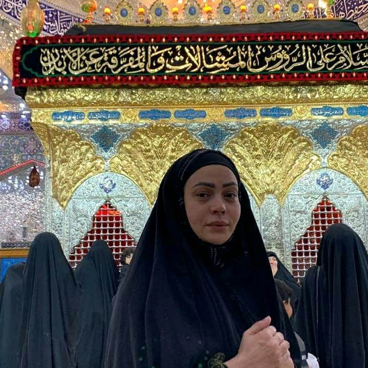 Actress Sadia Imam Shared New Pictures from Karbala on her Instagram