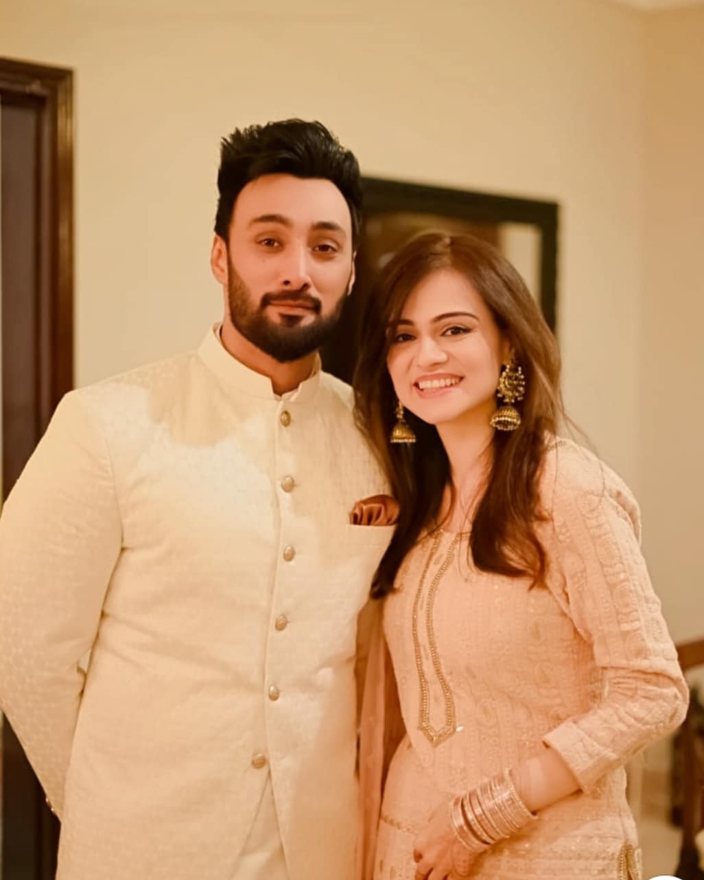 New Photos of Sana Javed with her Sisters and Brother
