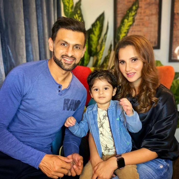 Shoaib Malik And Sania Mirza With Their Cute Son Izhaan | Reviewit.pk