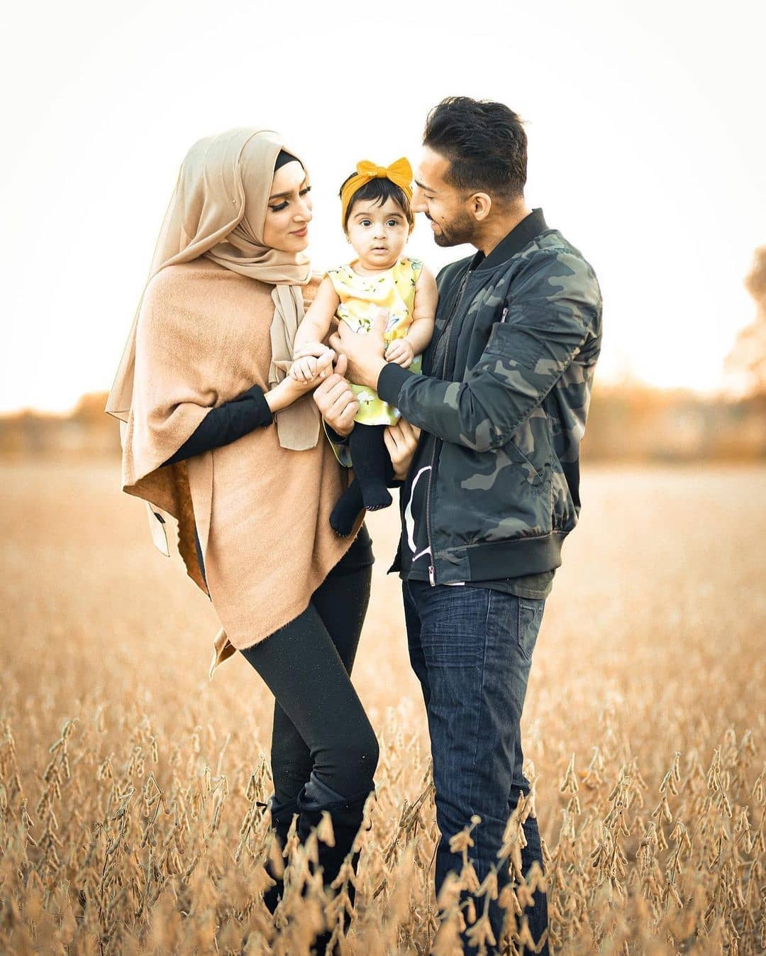 Sham Idrees Latest Photos With His Daughters And Wife