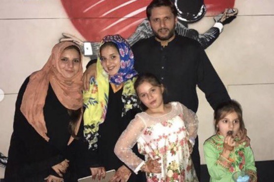 Shahid Afridi Celebrated 20th Wedding Anniversary