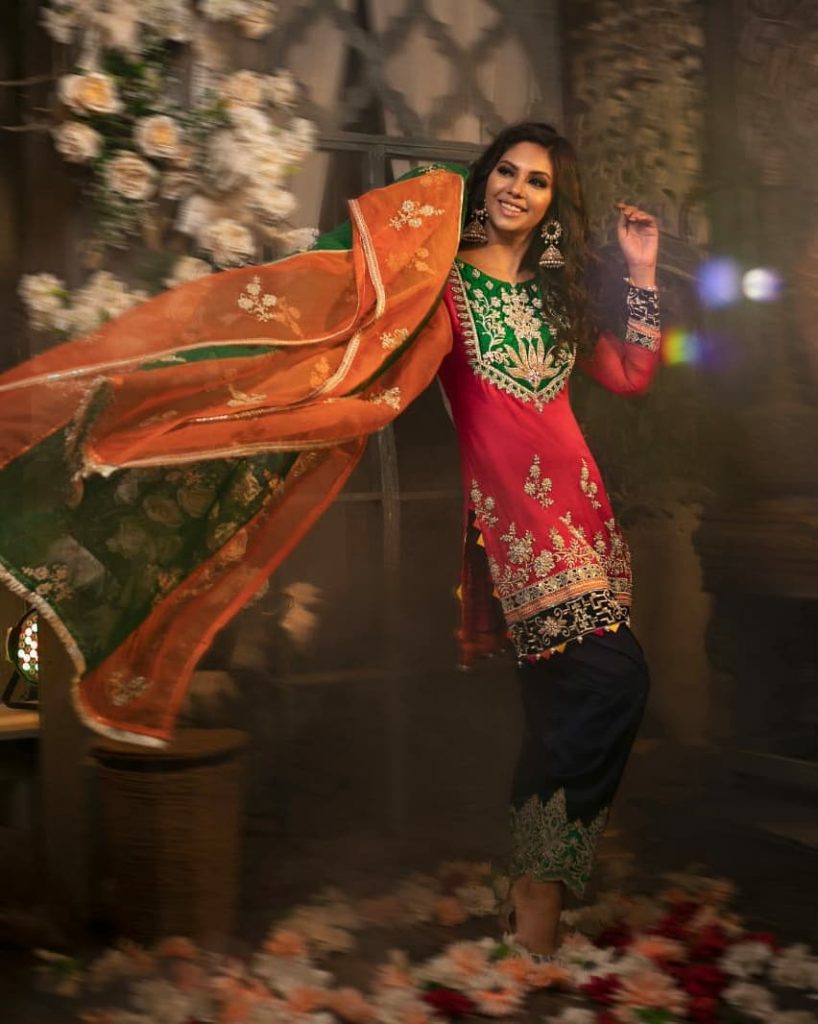 Sunita Marshall In Flora Extension Collection By Saira Noor