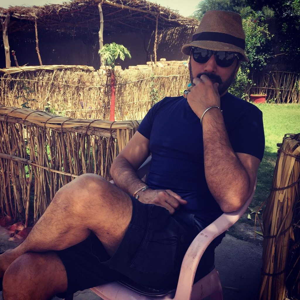 Heart-Melting Pictures of Adnan Siddiqui