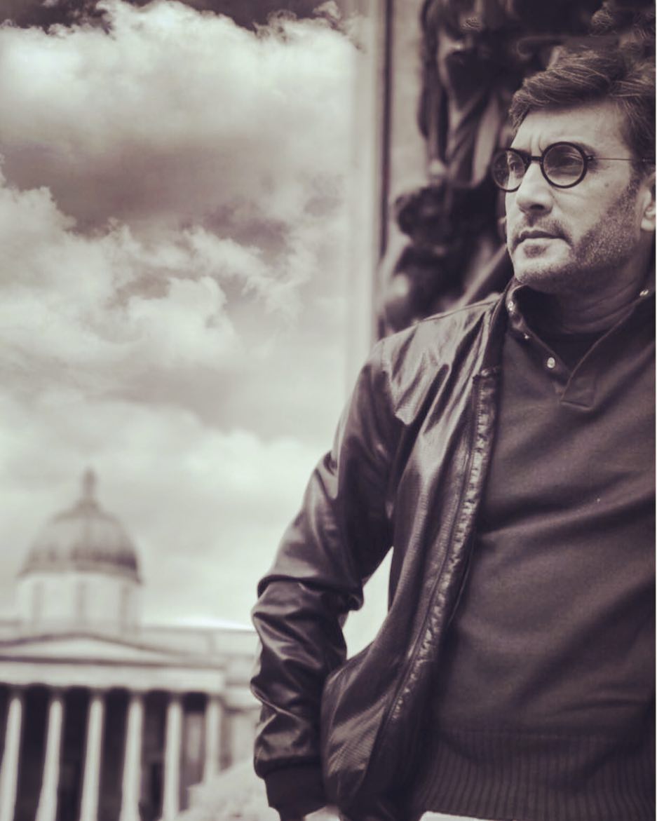 Heart-Melting Pictures of Adnan Siddiqui | Reviewit.pk