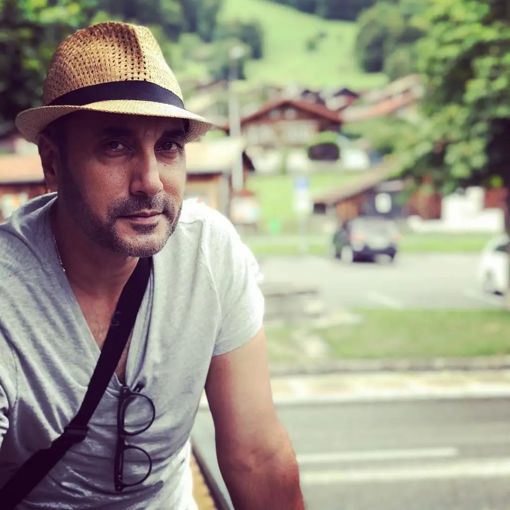 Heart-Melting Pictures of Adnan Siddiqui