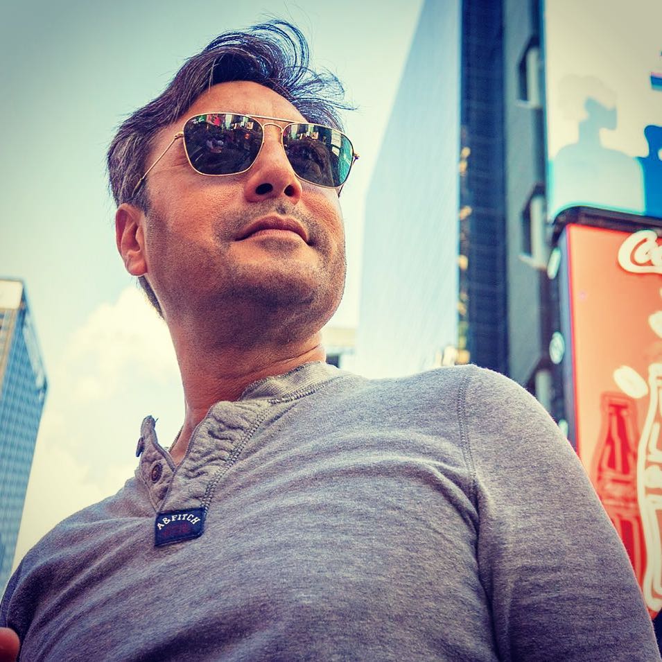 Heart-Melting Pictures of Adnan Siddiqui