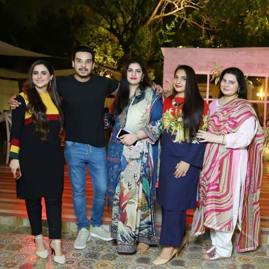 Fatima Effendi Latest Clicks With Her Family