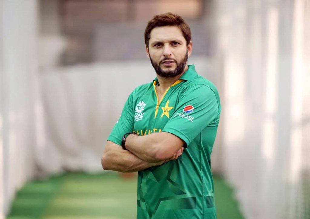 Shahid Afridi Faces Controversy After Make-up Pictures Go Viral