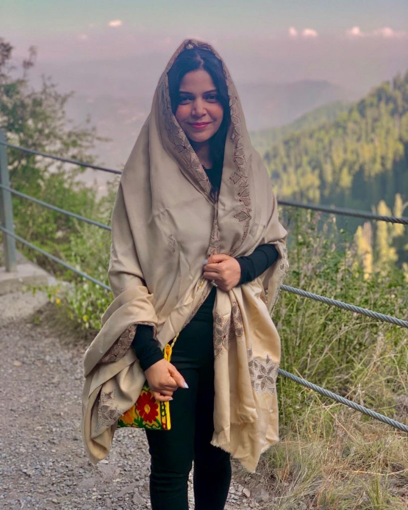 Hadiqa Kiani Enjoying Vacations At Murree Hills