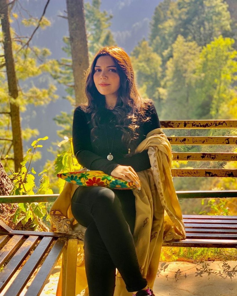 Hadiqa Kiani Enjoying Vacations At Murree Hills