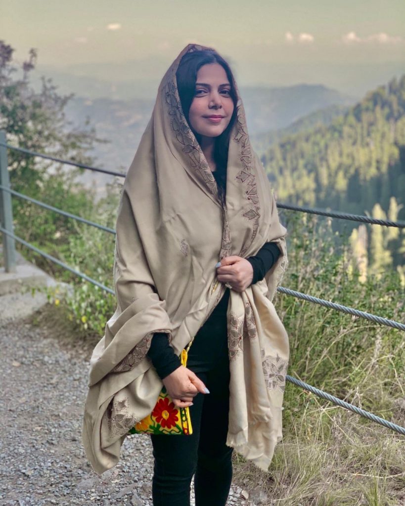 Hadiqa Kiani Enjoying Vacations At Murree Hills