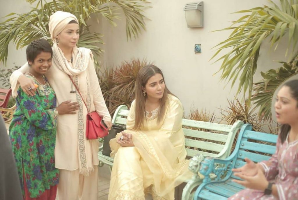 Humaima Malick With Her Sister Dua Visited Orphanage