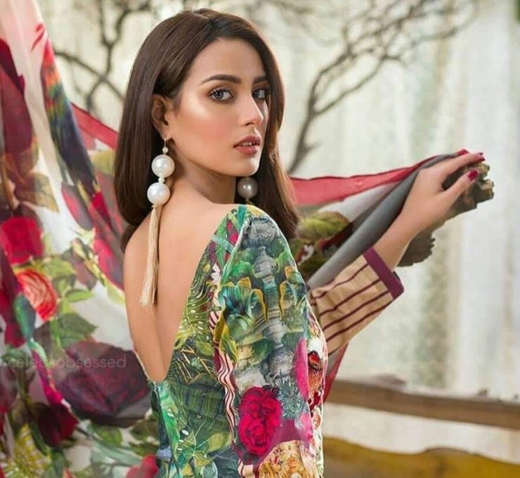 iqra aziz lehenga price