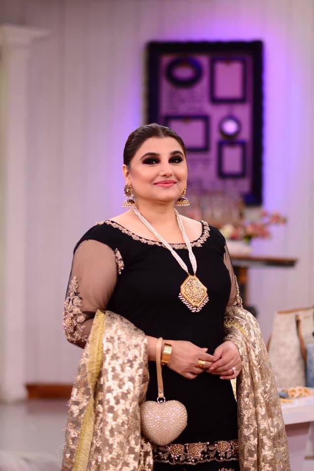 Beautiful Pictures of Javeria Saud in Nida Yasir Morning Show