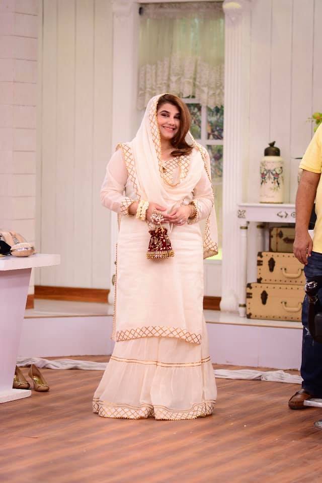 Beautiful Pictures of Javeria Saud in Nida Yasir Morning Show