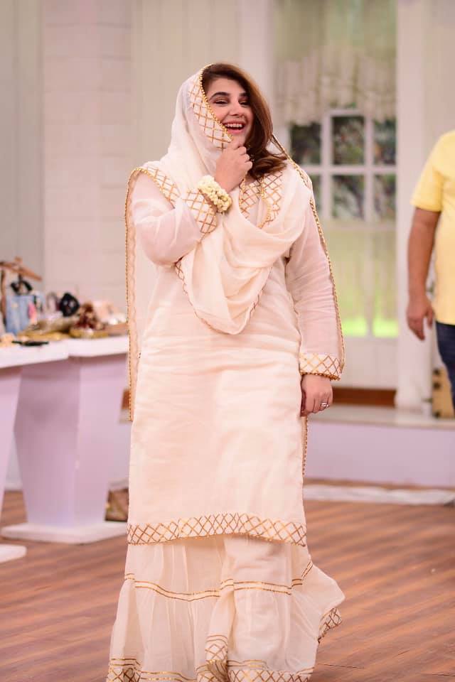 Beautiful Pictures of Javeria Saud in Nida Yasir Morning Show