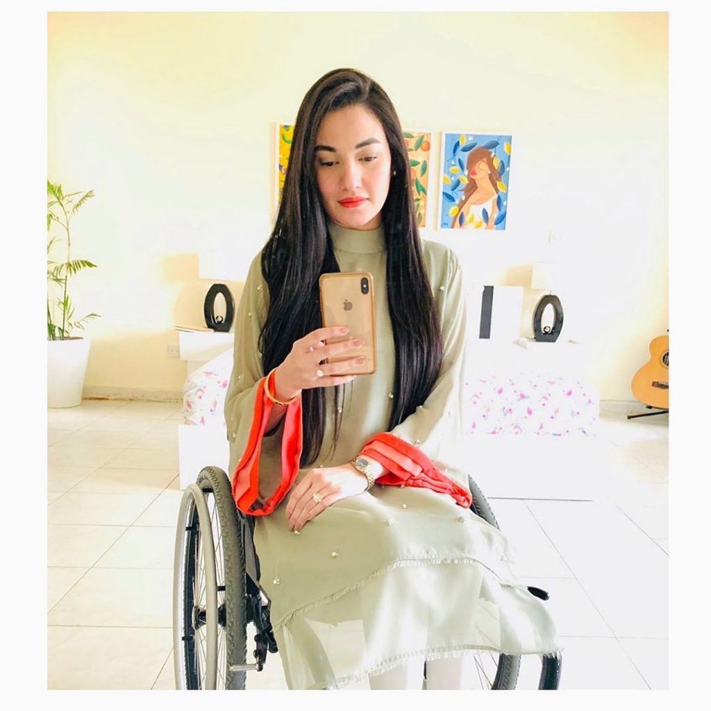 Latest Selfies Of Muniba Mazari That Will Melt Your Heart Out