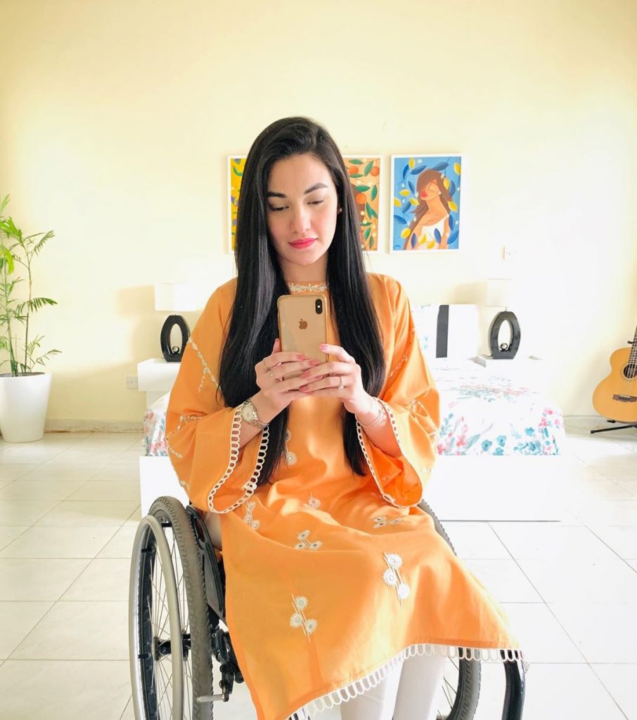 Latest Selfies Of Muniba Mazari That Will Melt Your Heart Out