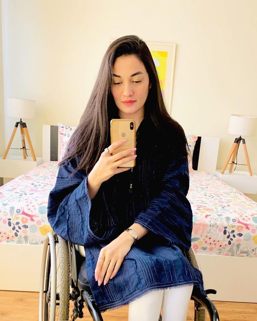 Latest Selfies Of Muniba Mazari That Will Melt Your Heart Out