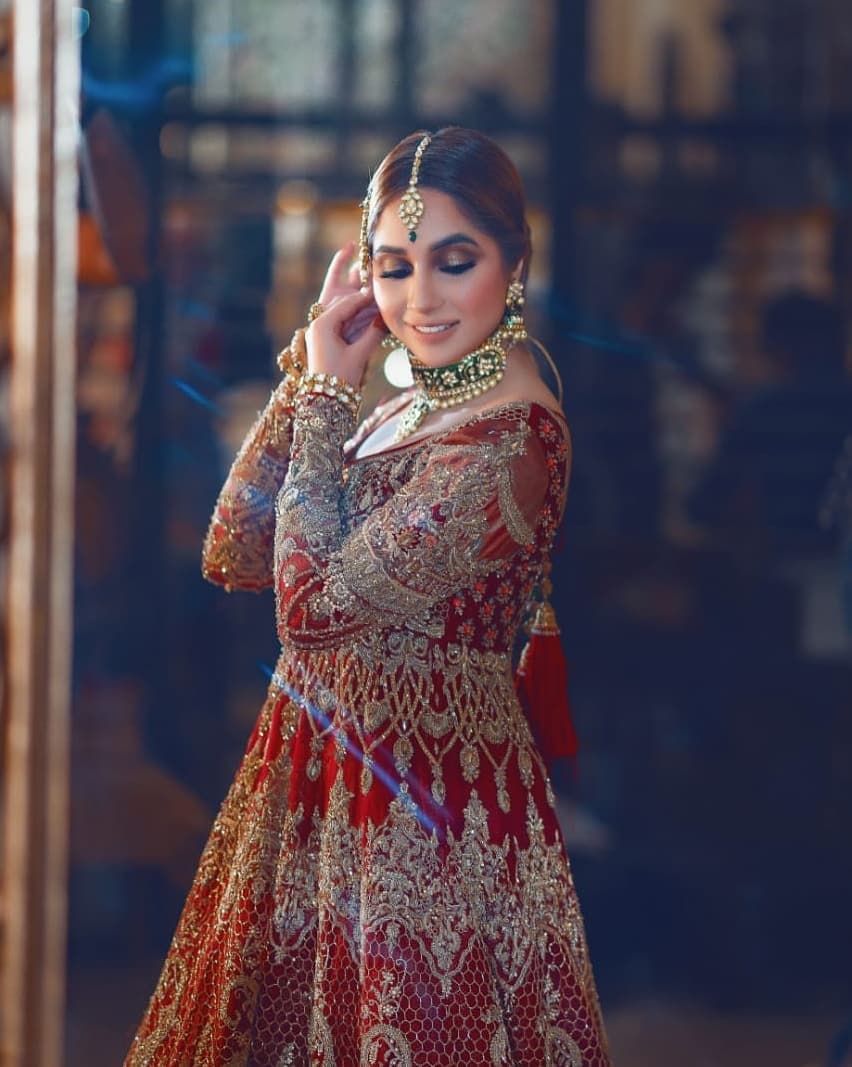 Sabeena Farooq Is Breathtaking In Her Latest Bridal Shoot | Reviewit.pk