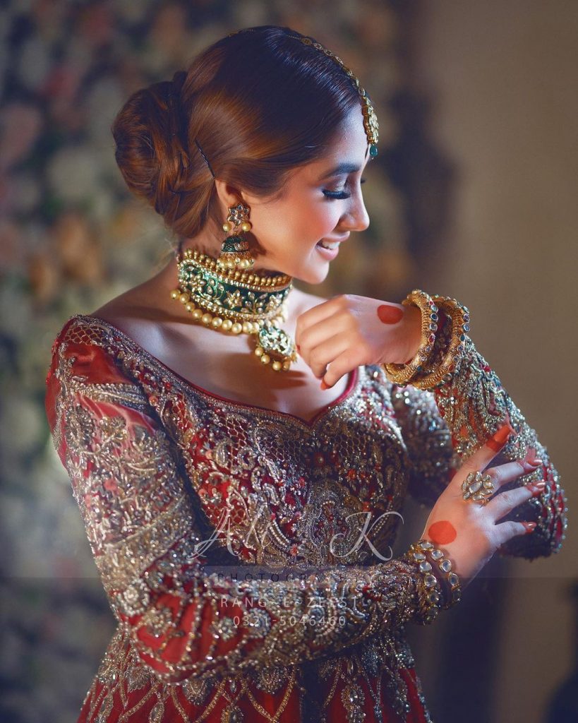 Sabeena Farooq Is Breathtaking In Her Latest Bridal Shoot | Reviewit.pk