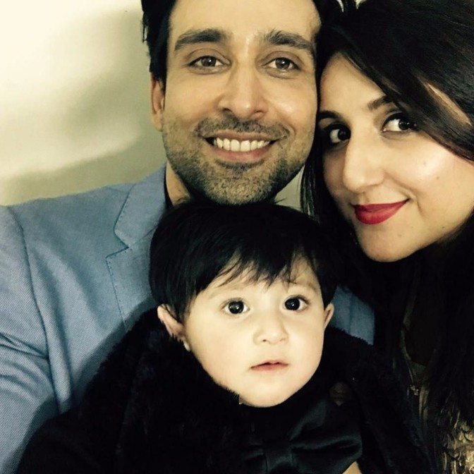 Sami Khan With His Adorable Family