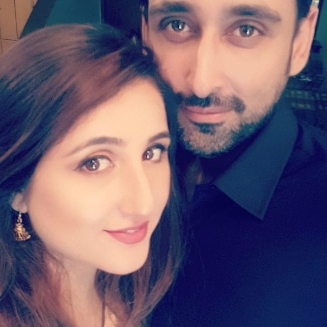 Sami Khan With His Adorable Family