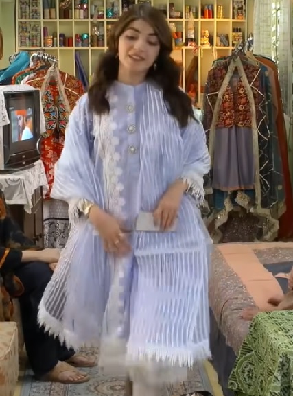 Stylish Dresses of Kinza Hashmi From Uraan